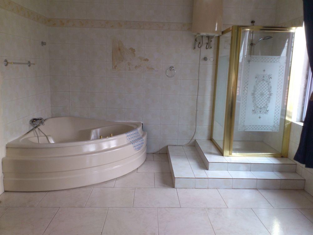 Tribeca Hotel Ghana Аккра Экстерьер фото