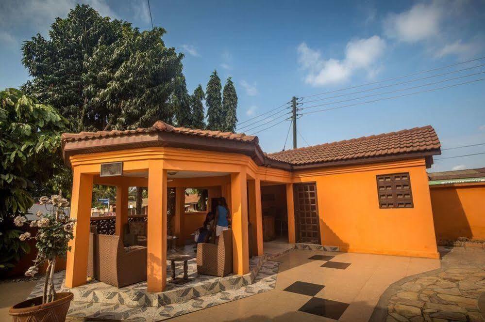 Tribeca Hotel Ghana Аккра Экстерьер фото